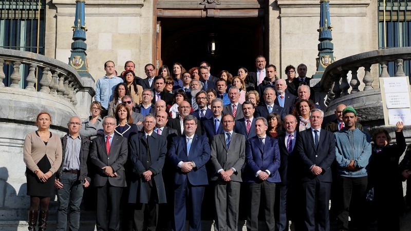 EAJ PNV en la concentraciones  por las víctimas de Paris