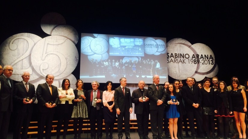 Juan Mª Uriarte reclama, en la entrega de premios Sabino Arana, a ETA su desarme y al Gobierno que dulcifique la política penitenciaria