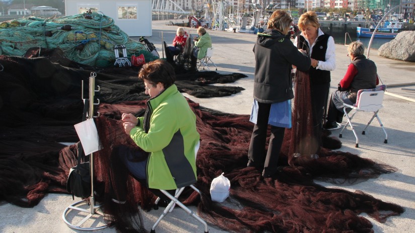 La ley reconoce a neskatilas y empacadoras como una singularidad de Bizkaia
