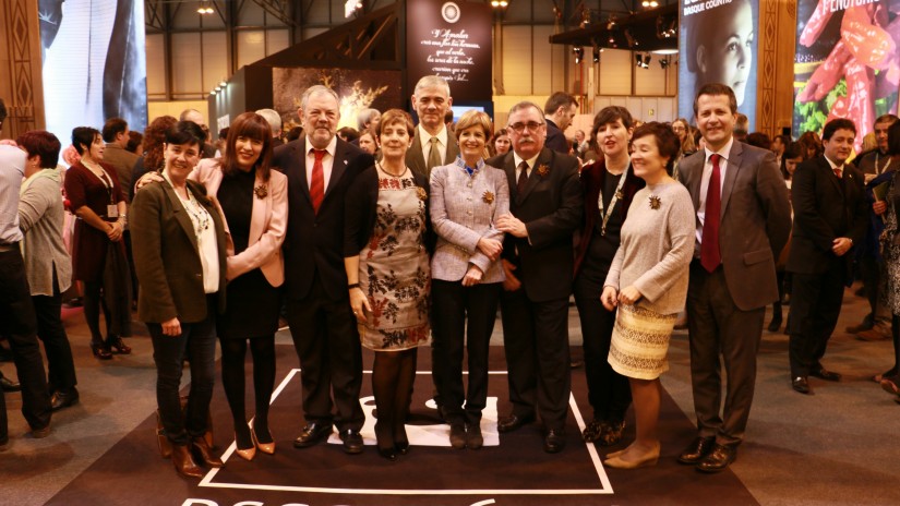 El Grupo Vasco, en la inauguración del stand de Euskadi en Fitur