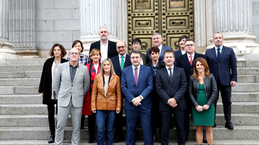 Los 16 hombres y mujeres de EAJ-PNV se acreditan para conformar la principal representación vasca en las Cortes y la única con Grupo en Congreso y Senado