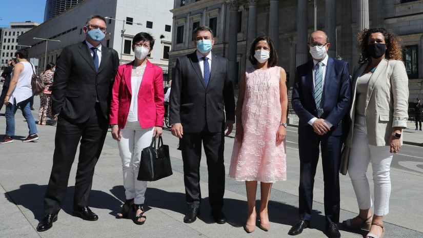 Estefanía Beltrán de Heredia, Imanol Landa y Aitor Esteban participan, en representación de EAJ-PNV, en el acto en recuerdo y homenaje a las víctimas del terrorismo