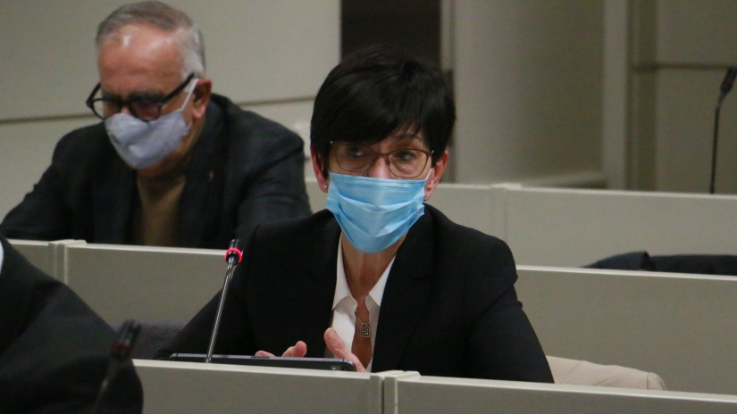 Estefanía Beltrán de Heredia reclama a la ministra de Transportes que complete definitivamente el trazado del TAV en Euskadi, y el acceso soterrado a Bilbao y a Vitoria-Gasteiz