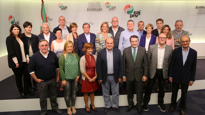EAJ-PNV lanzará el domingo en Durango su campaña para el 20-D y desvelará su eslogan electoral EAJ-PNV lanzará el domingo en Durango su campaña para el 20-D y desvelará su eslogan electoral