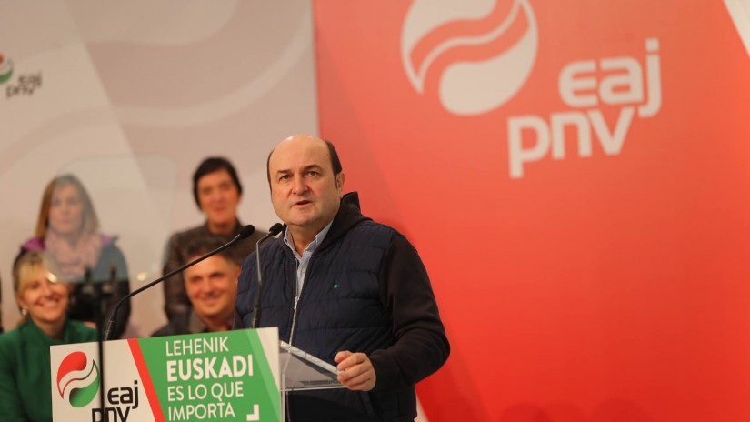 Ortuzar insiste en advertir de lo mucho que se juega Euskadi el 20-D porque “tras cuatro duros años de rodillo del PP, lo que nos viene puede ser aún peor” Ortuzar insiste en advertir de lo mucho que se juega Euskadi el 20-D porque “tras cuatro duros años de rodillo del PP, lo que nos viene puede ser aún peor”