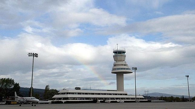 Iparragirre pregunta al Gobierno del Estado por qué los vuelos desviados de Bilbao no aterrizan en Foronda